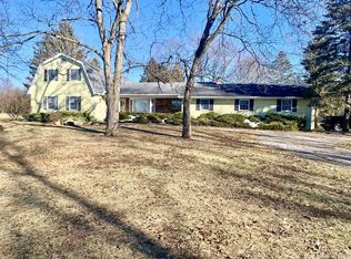 475 Rustic Hills Rd, Holly, MI 48442