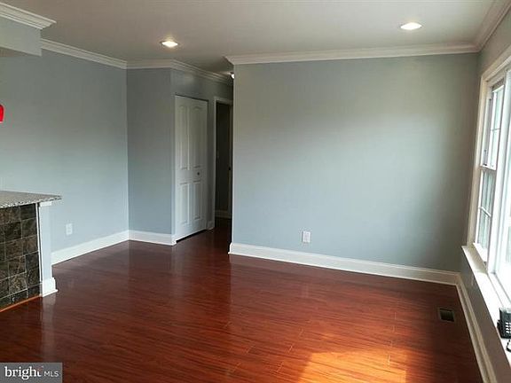 4th image of 1111 Cedarcliff Dr