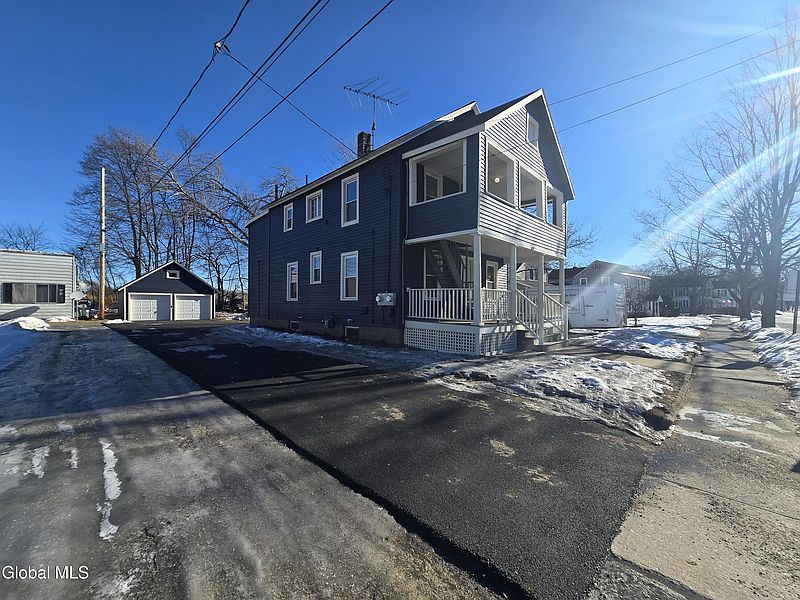 5th image of 109 Hudson Street