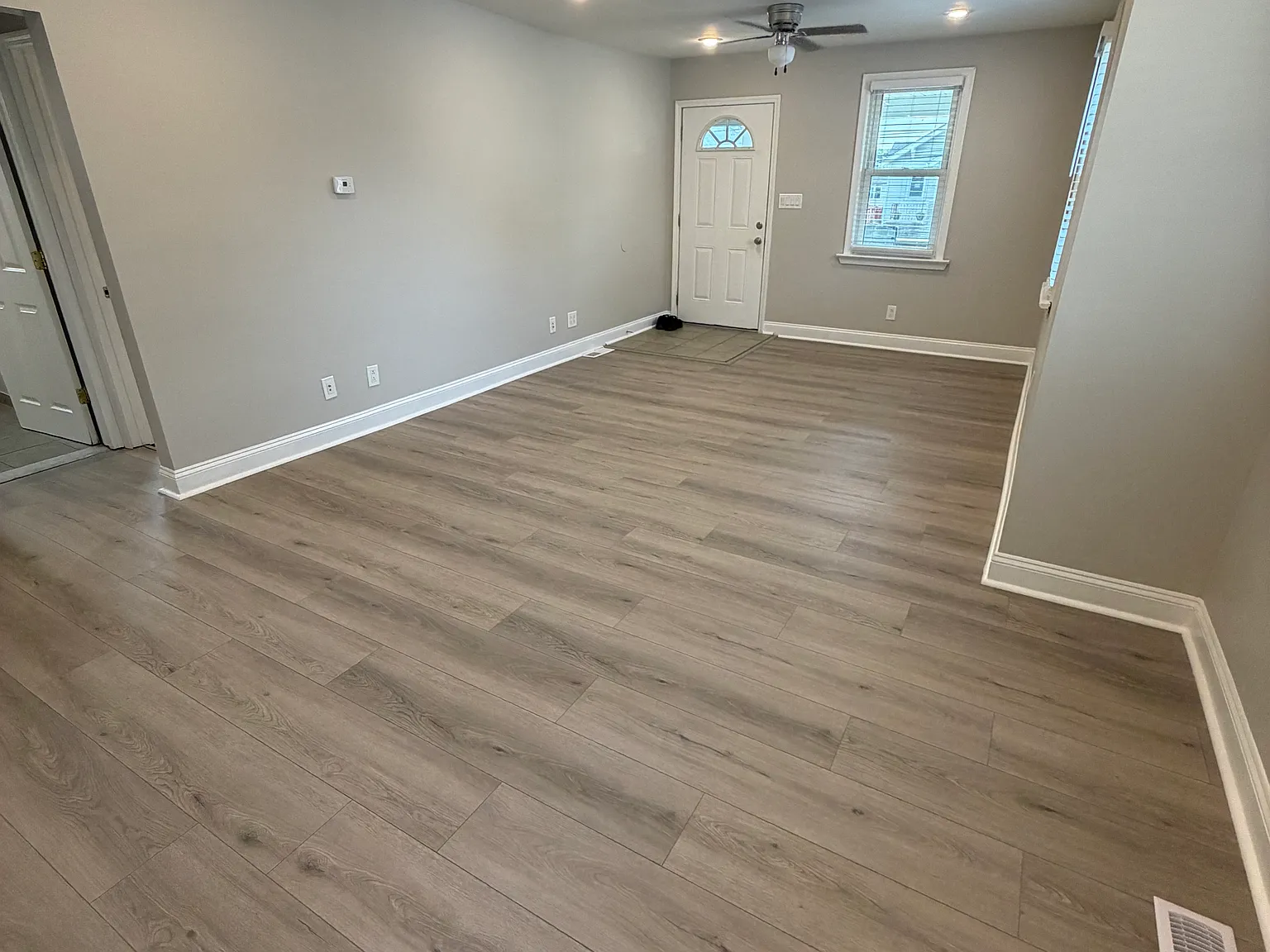 2 bed, 992 sqft, $2,300 — Photo 3