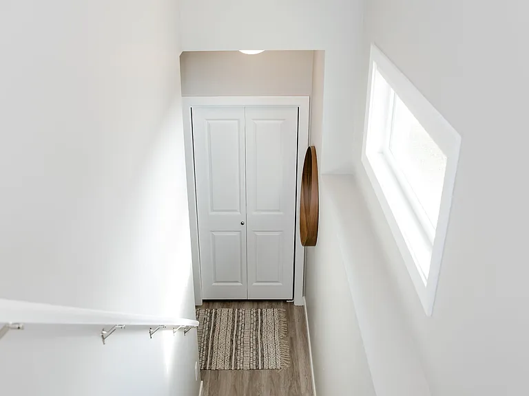 1650 Devonshire Dr W — Photo 25