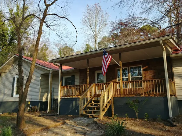 217 Hilltop Ln, Clarkesville, GA 30523