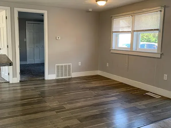 33 1/2 Manchester St Unit B, Nashua, NH 03064