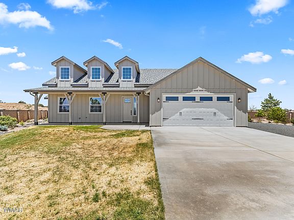 2nd image of 1030 N Crown Cir