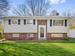 821 Redstone Dr, Allison Park, PA