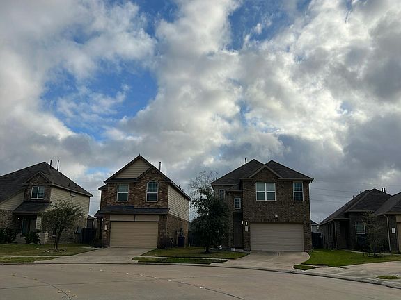 4th image of 24618 Puccini Pl