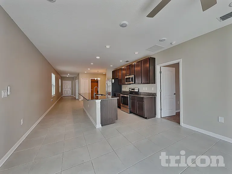 4648 Lindever Ln — Photo 2