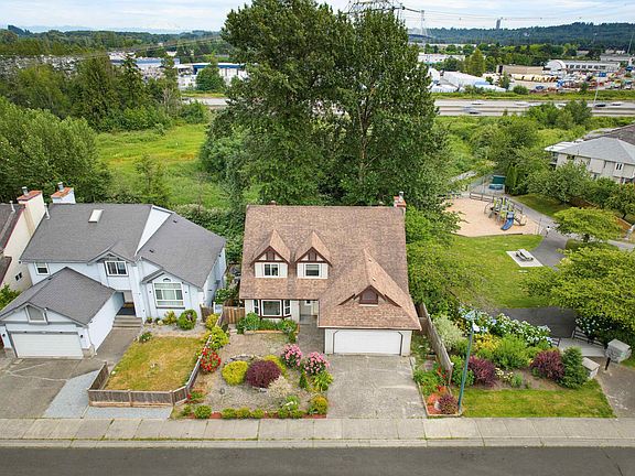 3rd image of 2378 Mariana Pl