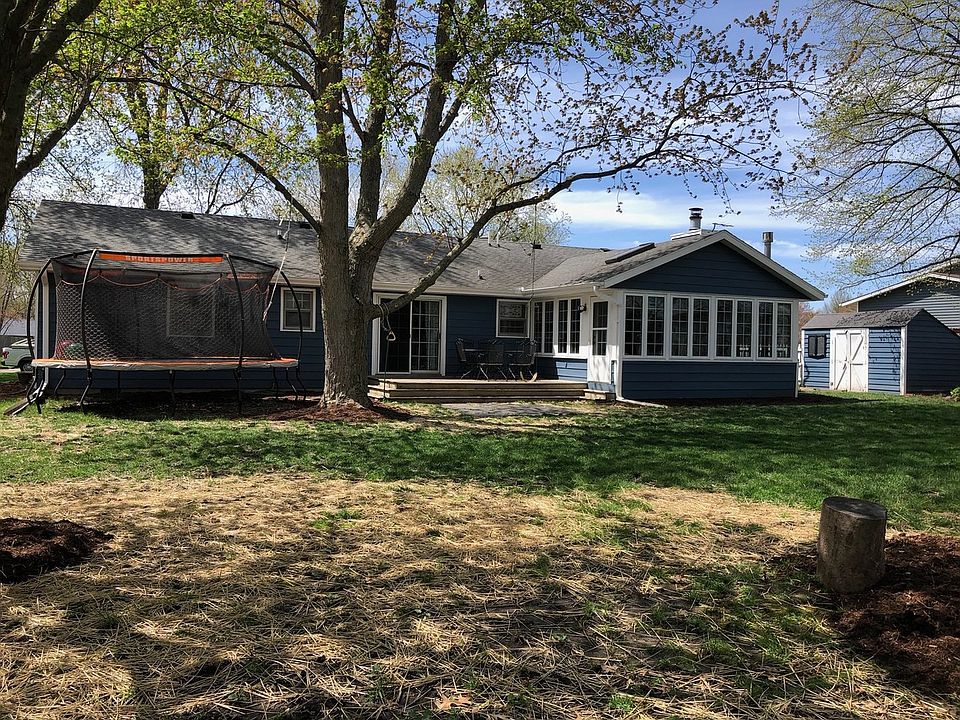 2nd image of 210 Raymond Dr