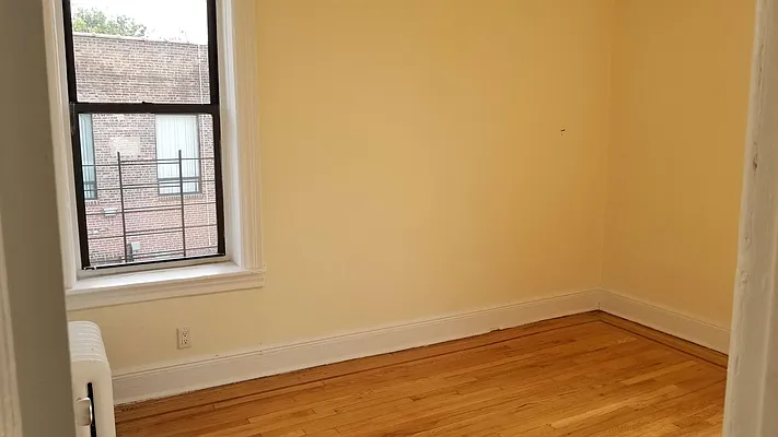 Rented by Realty Queens LLC | media 6