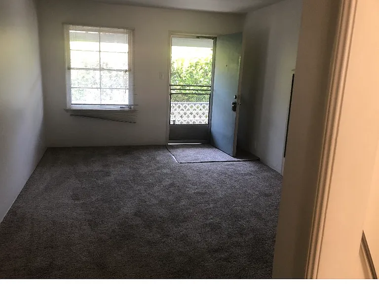 66 Roswell Ave #5A — Photo 9