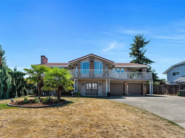 1833 Knutsford Pl, Saanich, BC V8N 6E3