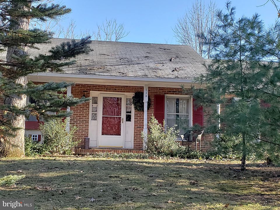 1st image of 112 Oakwood Ct