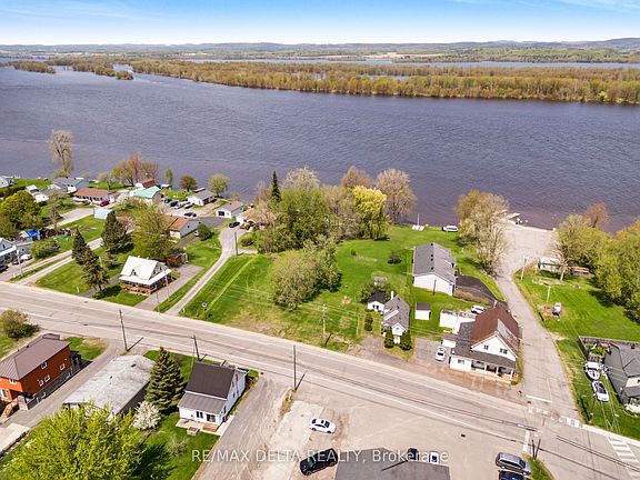2nd image of 3211 Main St