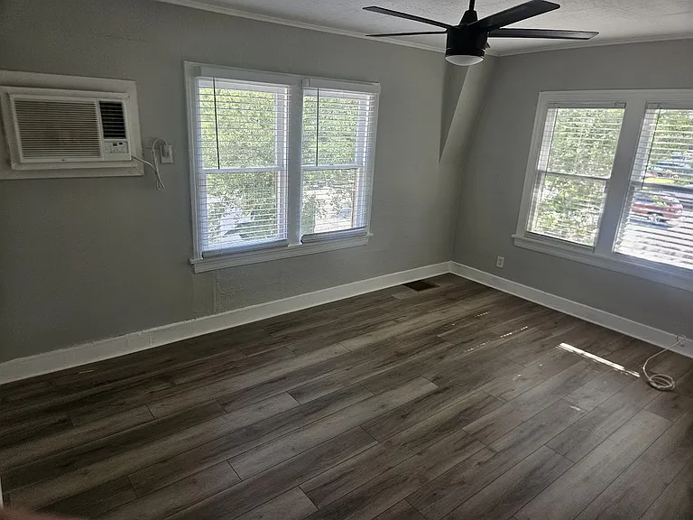 442 30th Ave N #8 — Photo 3