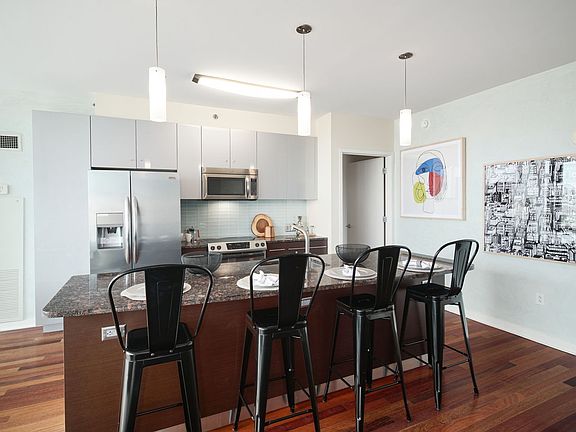 4th image of 2101 Market St Unit 1901