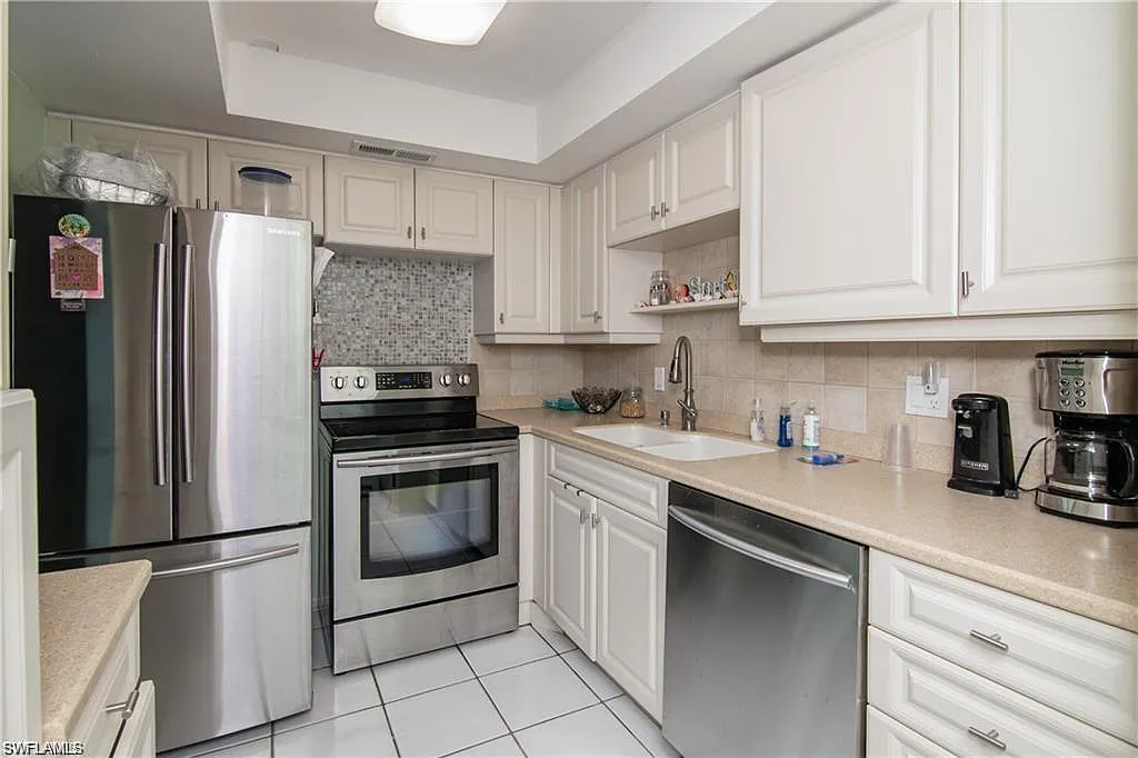 2 bed, 2.0 bath, 1025 sqft, $1,900 — Photo 4