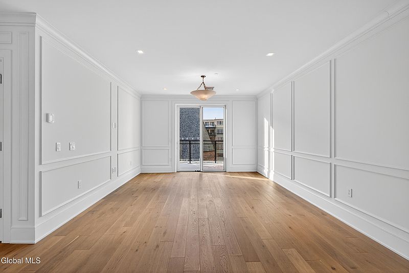 4th image of 19 Washington Street #652 P