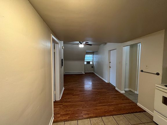 3rd image of 217 Stratford Ave #4