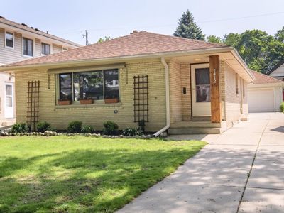 2412 North 69th STREET, Wauwatosa, WI, 53213