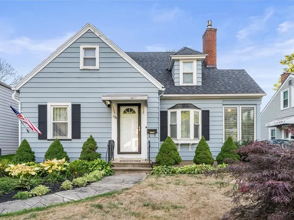 154 Stonecliff Dr, Rochester, NY 14616