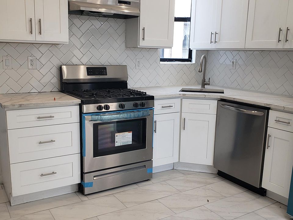 1st image of 2837 W 19th St #4
