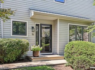 16 Spruce Run, Ramsey, NJ 07446