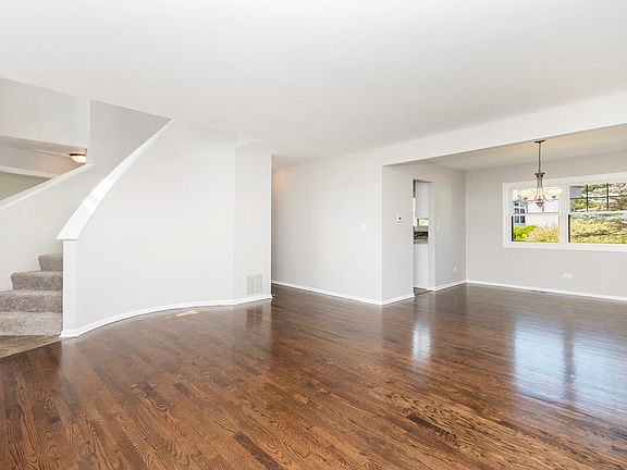 3rd image of 451 Tartans Dr
