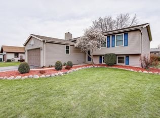 2745 Northbridge Dr, Racine, WI 53404