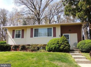 8904 Sylvania St, Lorton, VA 22079