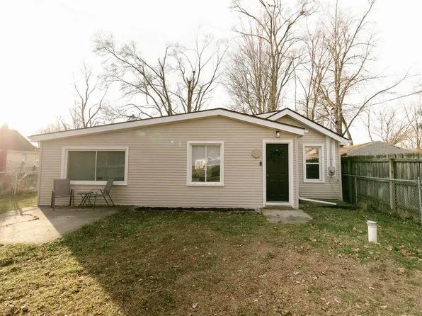 712 9th St, Michigan Center, MI 49254