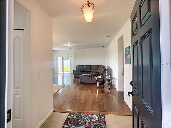 4th image of 3229 Queen Alexandria Dr