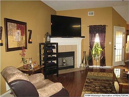 2nd image of 3892 Farm Pond Cv W