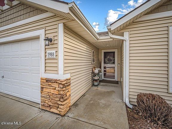 3rd image of 1988 E Dipper Loop