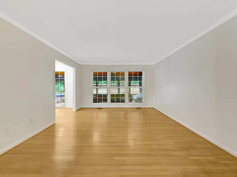 615 Kearney Ct SW — Photo 11