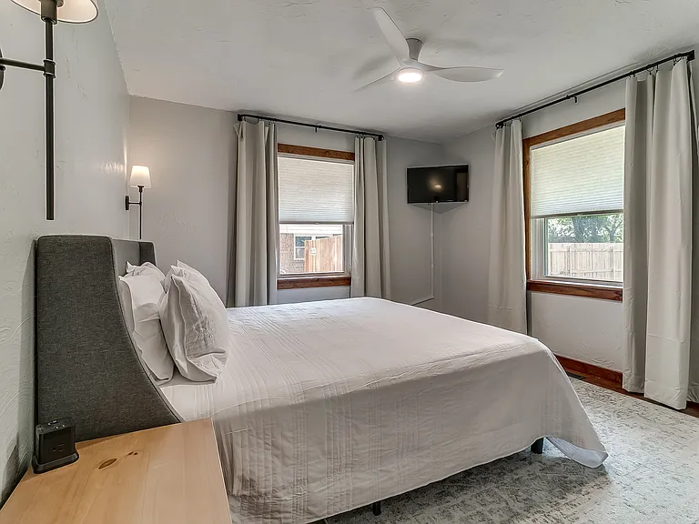 1222 W Boyd St — Photo 13