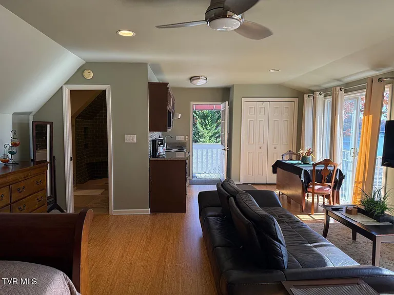 282 Snyder Rd — Photo 6