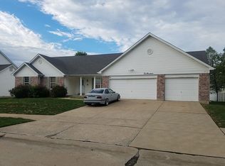 219 Waterford Crossing Dr, Dardenne Prairie, MO 63368