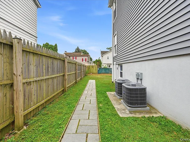 736 Pelhamdale Ave — Photo 17