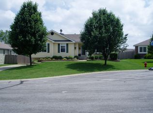 2010 NE Avanti Ct, Blue Springs, MO 64029