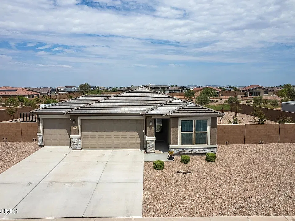 3 bed, 1877 sqft, $2,500 — Photo 2