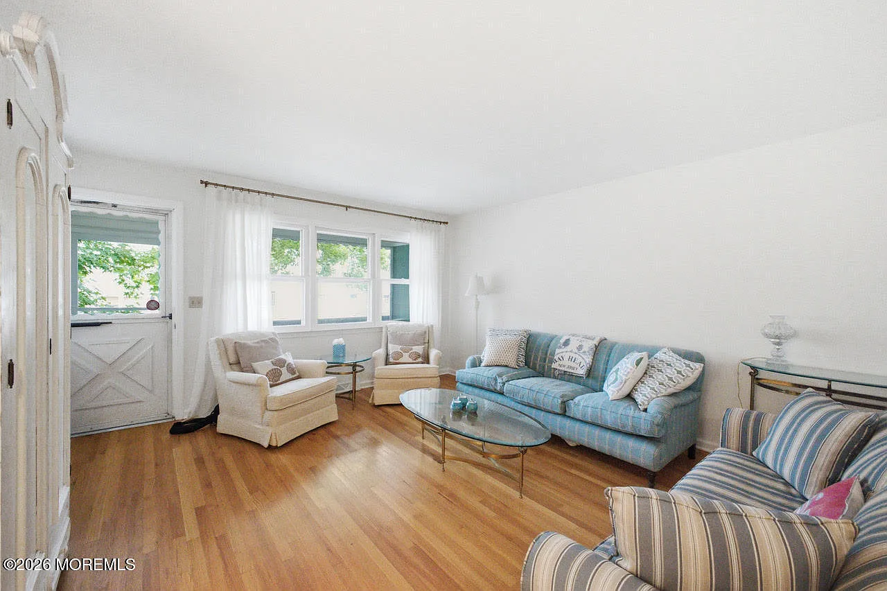 3 bed, 1710 sqft, $4,500 — Photo 4