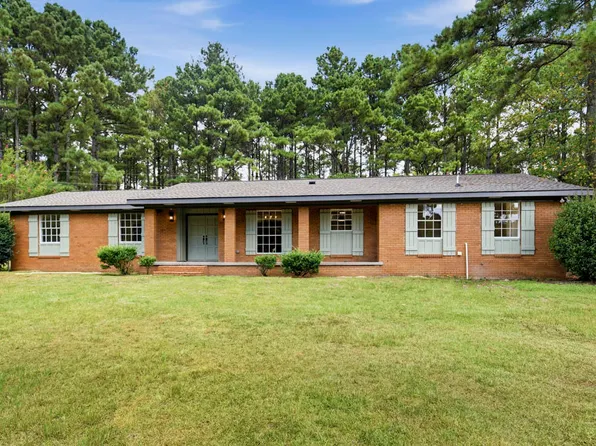 17 Old Fellowship Rd, Ellisville, MS 39437