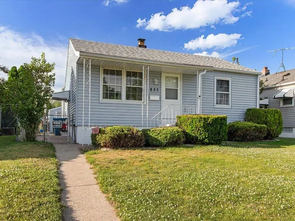 837 169th Pl, Hammond, IN 46324