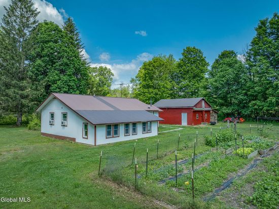 972 Turnpike Road, Cambridge, NY 12816