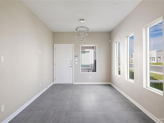 4th image of 3501 Frio Ave