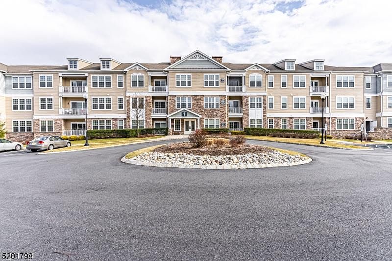 1st image of 1201 Hale Dr #1201