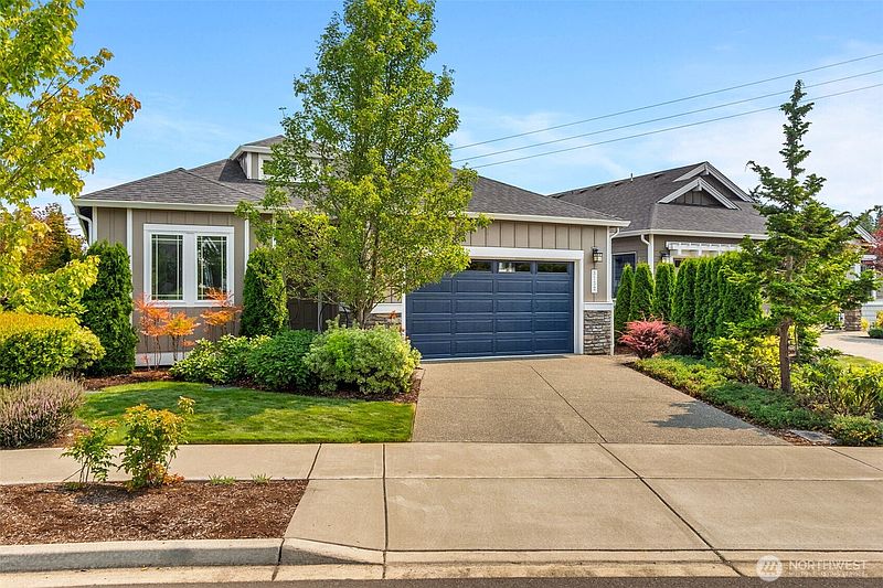 2nd image of 3732 Eagledale Court SE