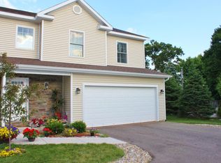 2597 Holiday House Rd, Saint Joseph, MI 49085
