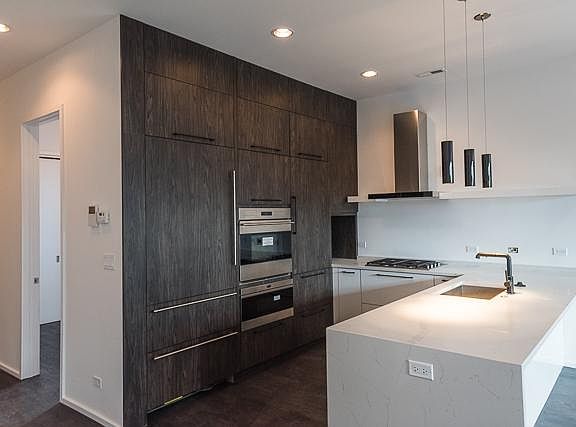 3rd image of 1617 N Ashland Ave #2